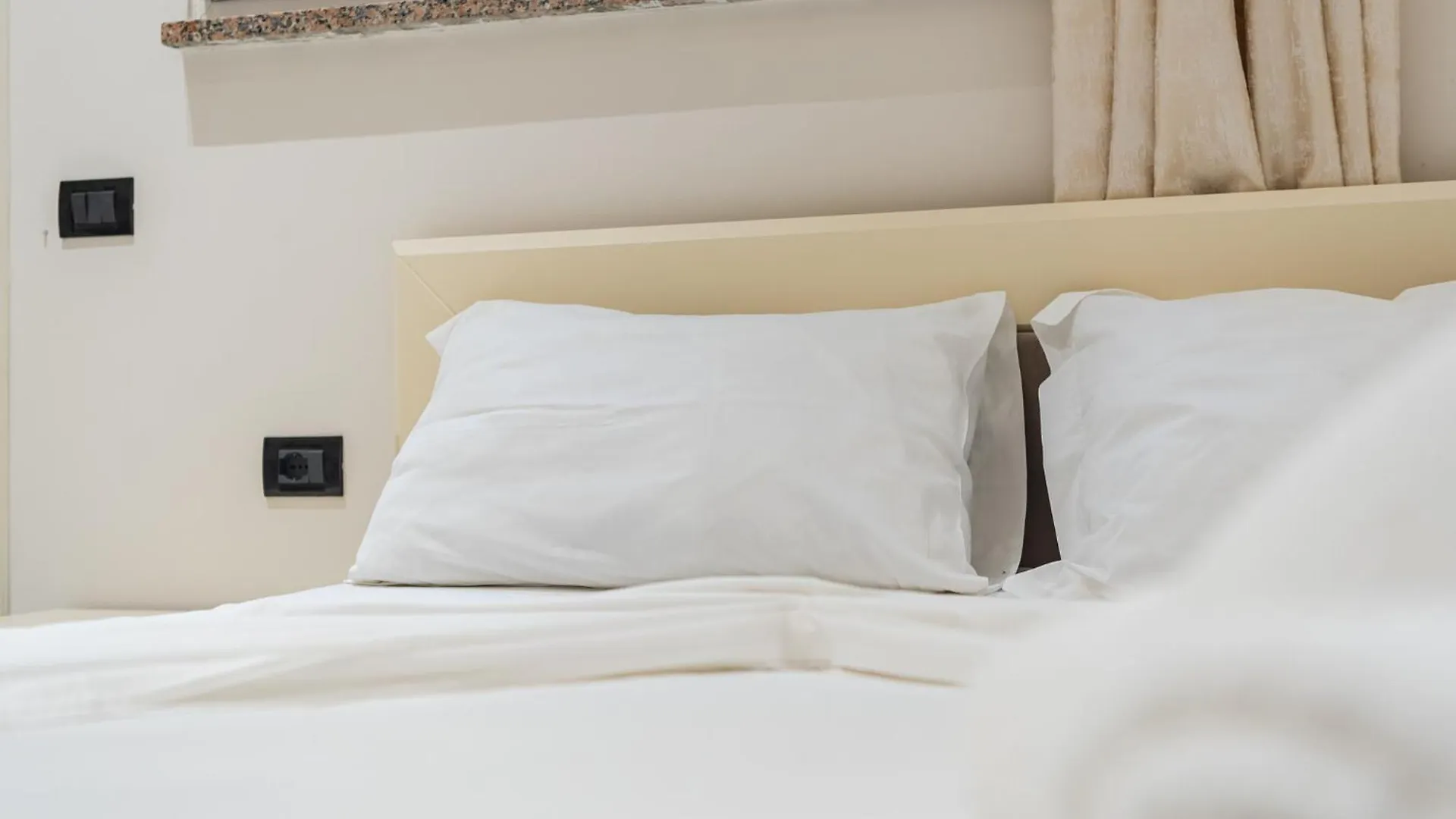 Easy Stay Residences Golem  Apartment