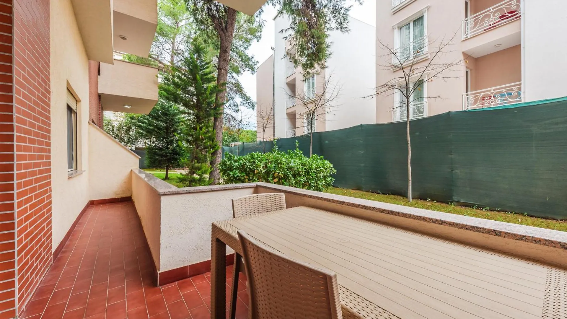 Apartment Easy Stay Residences Golem  Albania