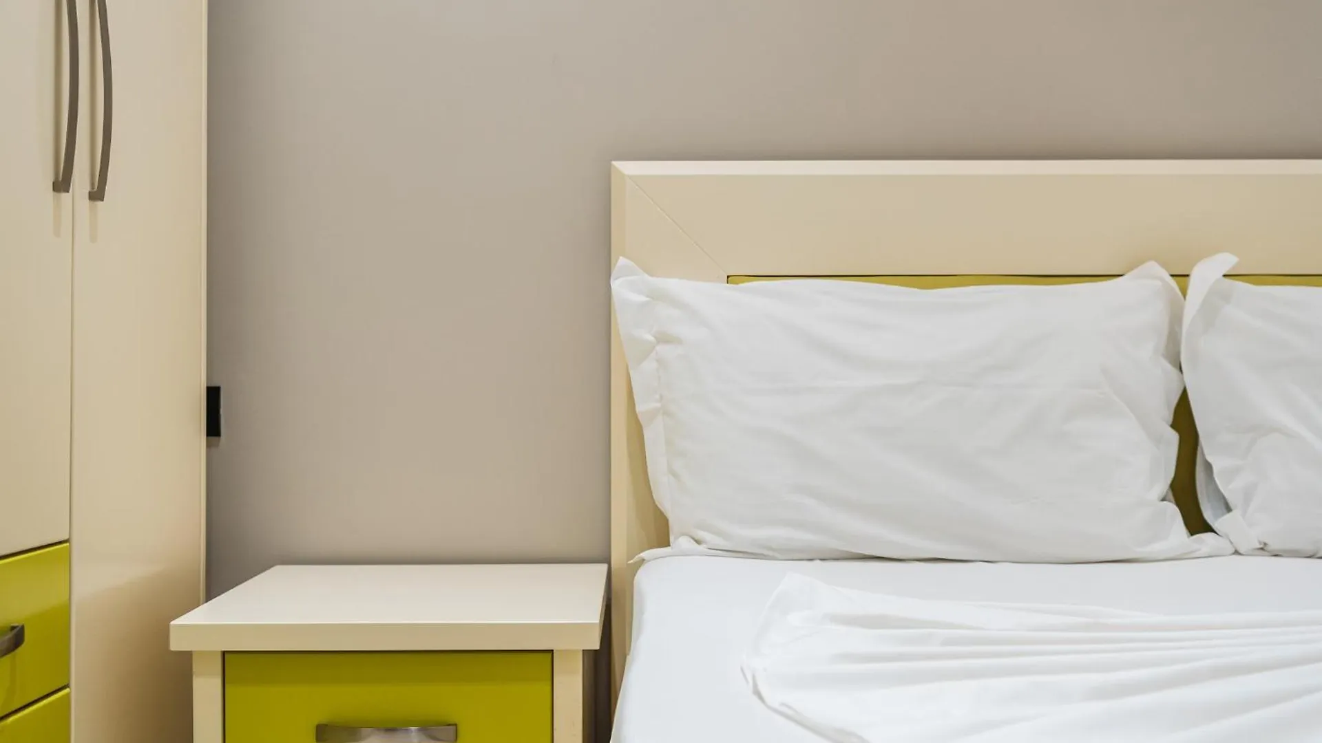 Apartment Easy Stay Residences Golem