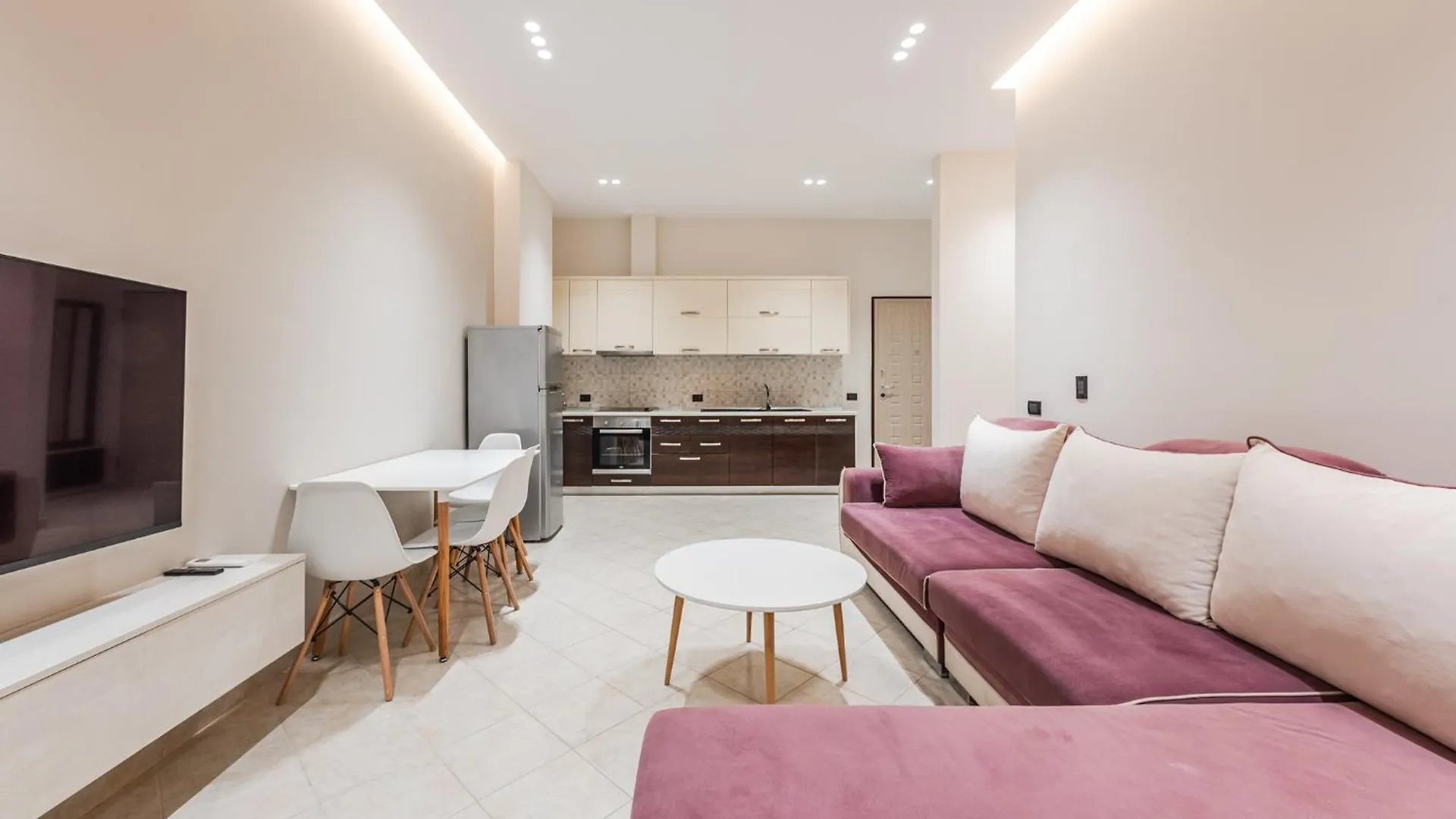 Easy Stay Residences Golem  Apartment